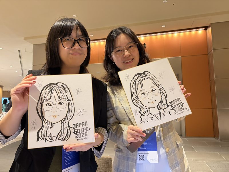展示会の記念品としてその場で仕上げるスピード似顔絵